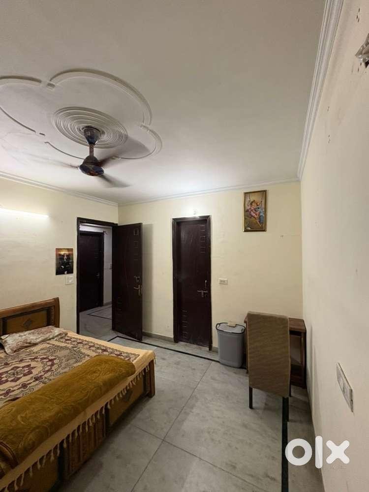 PG Accommodation for Rent in Greenfield Colony, Faridabad