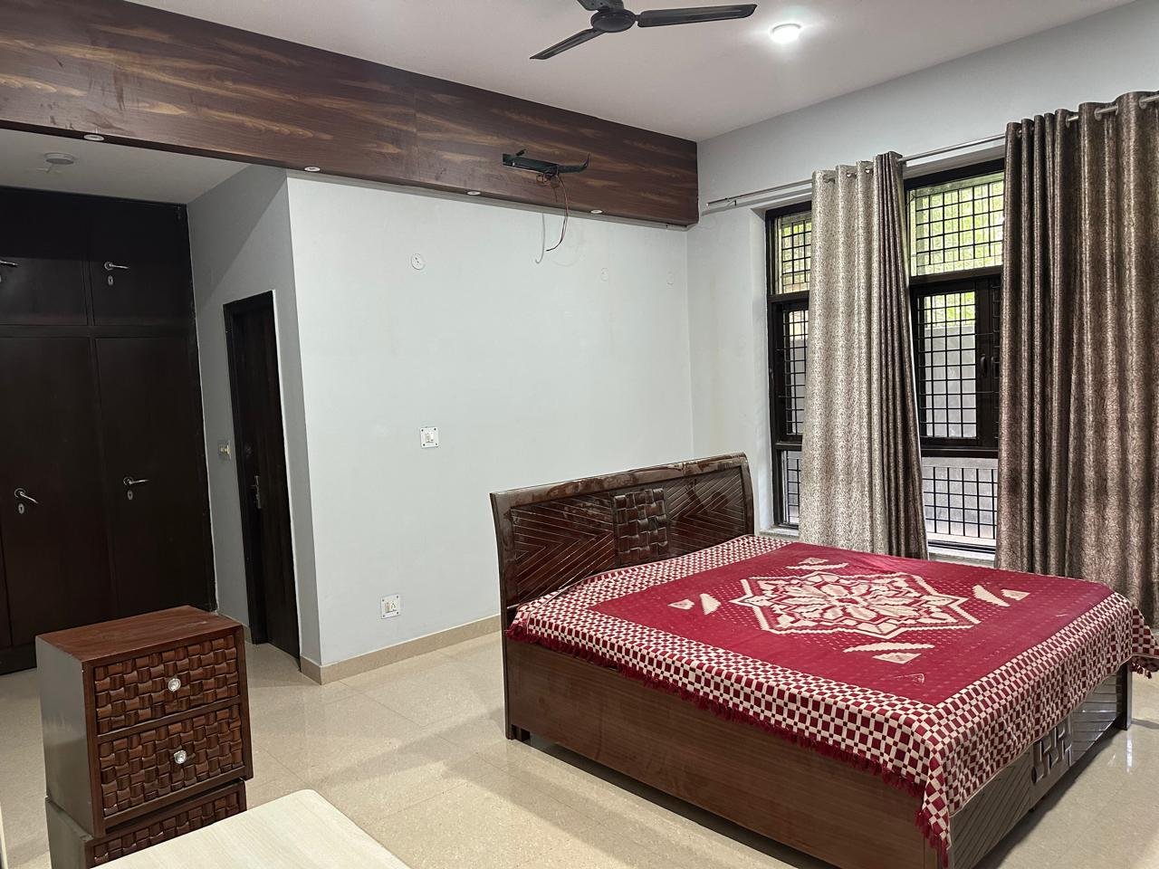 2 BHK Builder Floor for Sale in Alpha 1, Greater Noida